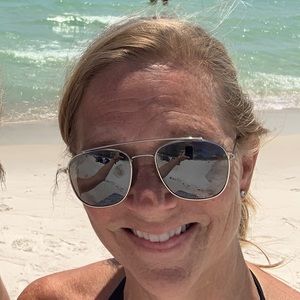 Meet your Posher, Lori